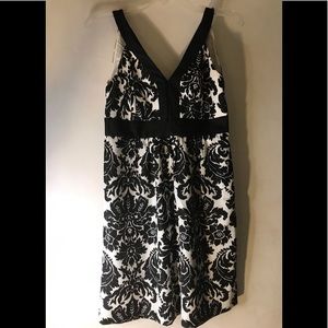 Ann Taylor Dress, Size 0P, Black & White